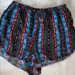 Patterned Loose Shorts